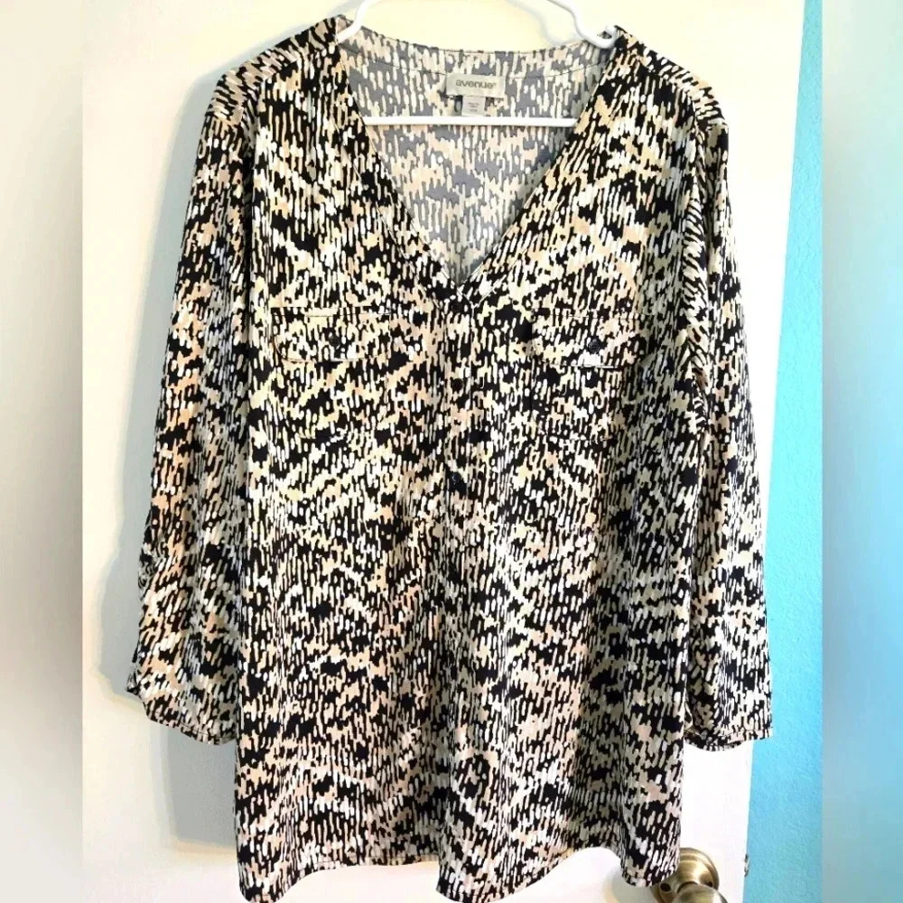 Avenue Black/Tan/White Abstract Blouse Size 18/20